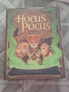 Disney Hocus Pocus The Game — Brown Box with Bright Green Magic